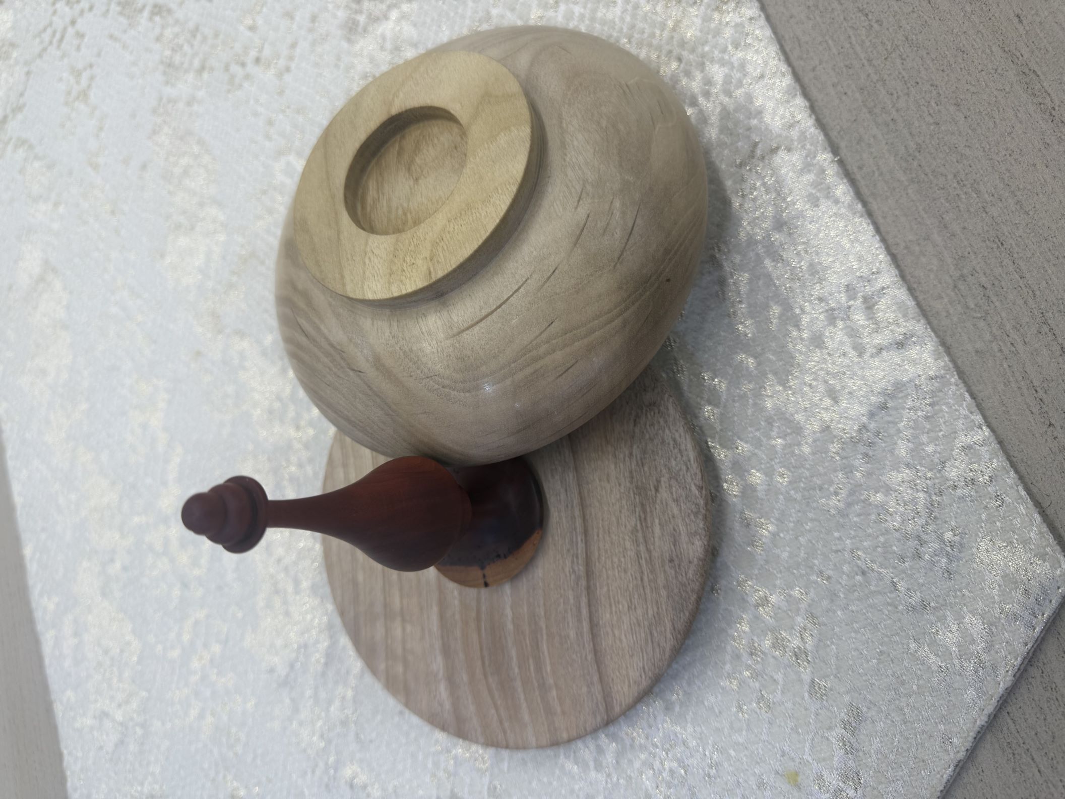 طراحی و ساخت انواع مصنوعات چوبی